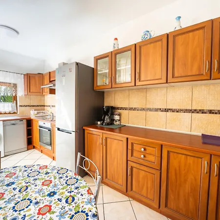 Z Kominkiem Klaczno, Blisko Lasow I Jezior