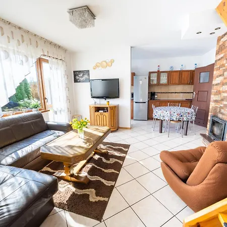 Z Kominkiem Klaczno, Blisko Lasow I Jezior Studzienice