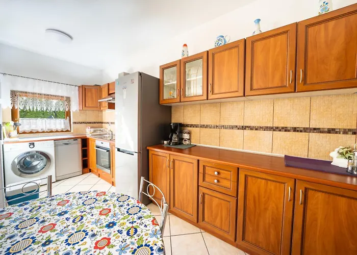 Z Kominkiem Klaczno, Blisko Lasow I Jezior