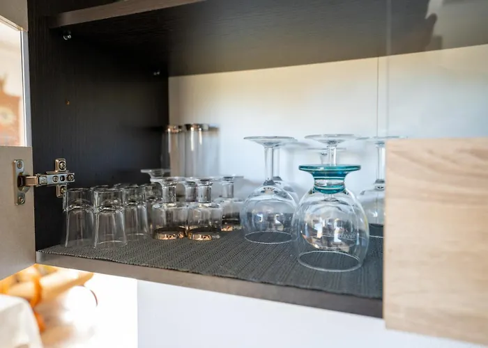 Z Kominkiem Klaczno, Blisko Lasow I Jezior *